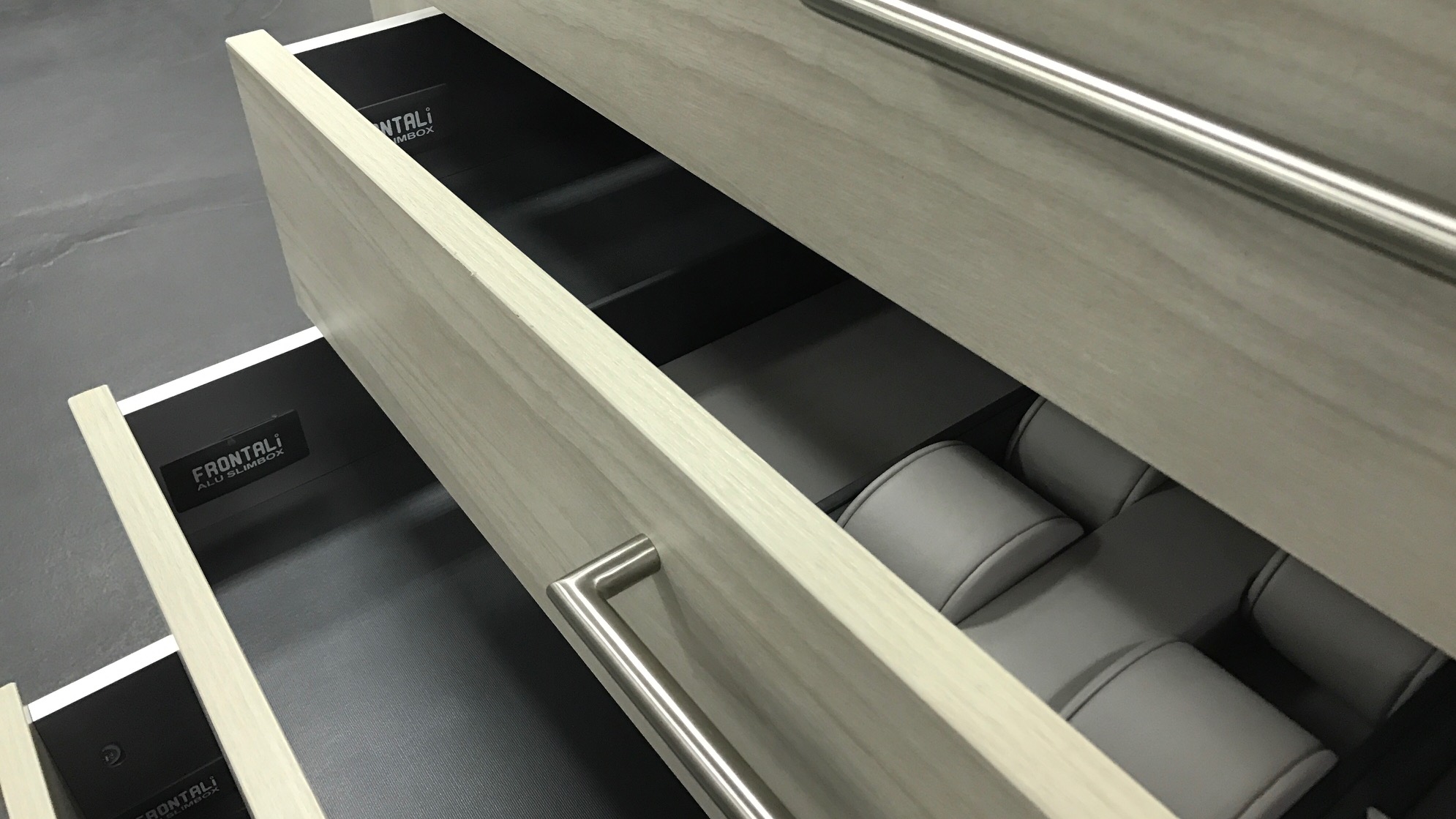 Frontali Alu Slim Box Formwell Products